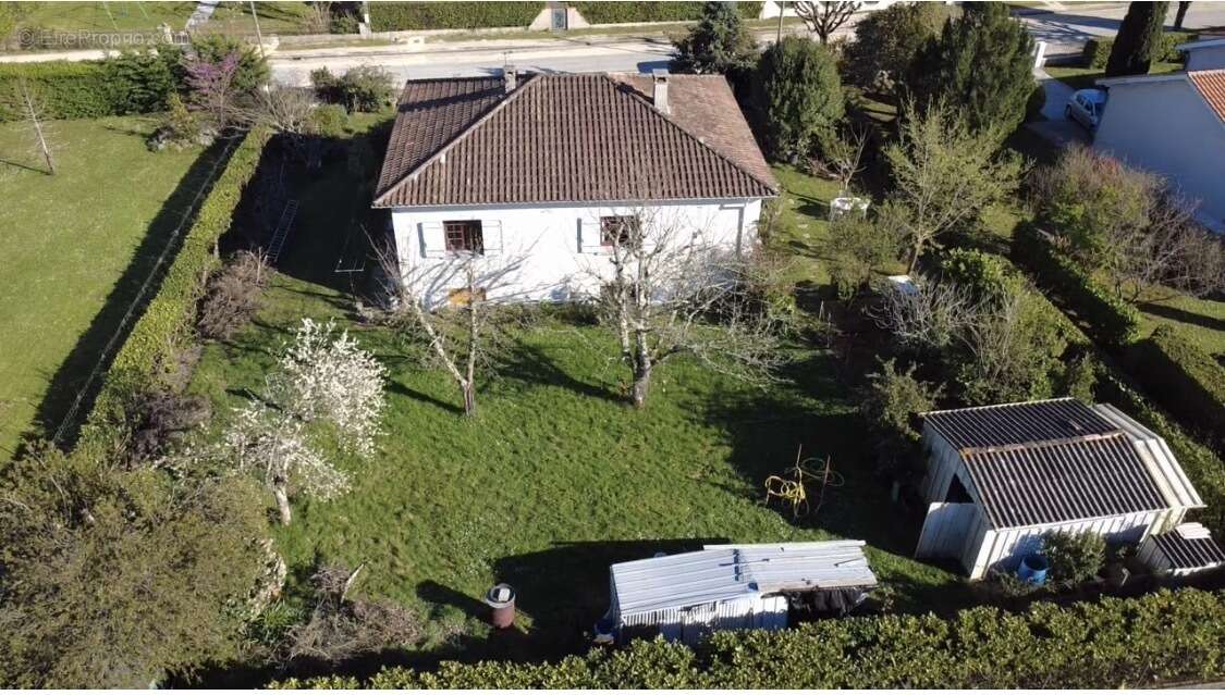 Maison à PUJOLS