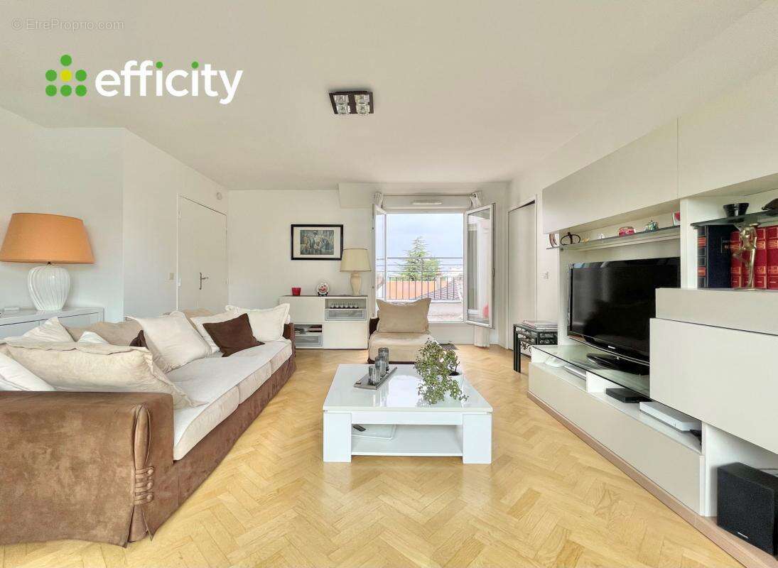 Appartement à SAULX-LES-CHARTREUX