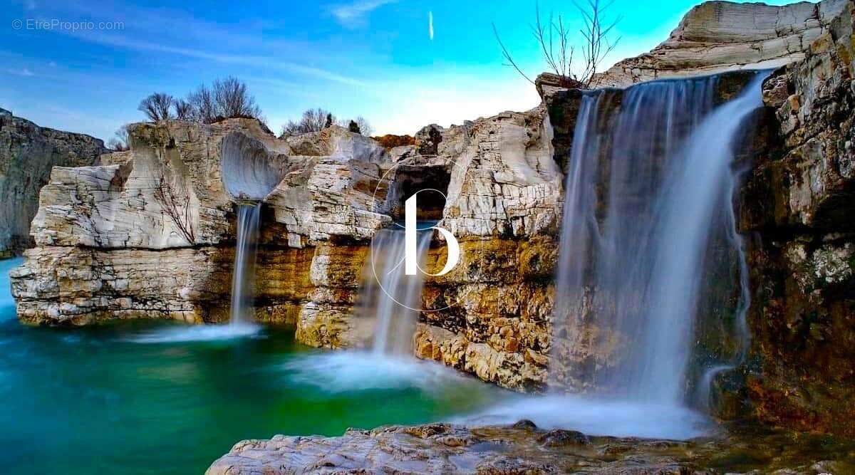 Terrain à LA ROQUE-SUR-CEZE