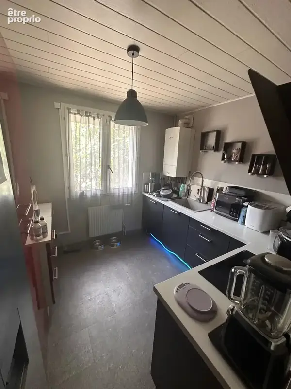 EXCLUSIVITE  Saint Germain, Pavillon mitoyen de 98 m² - photo 4