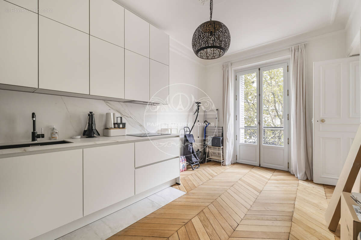 Appartement à PARIS-7E