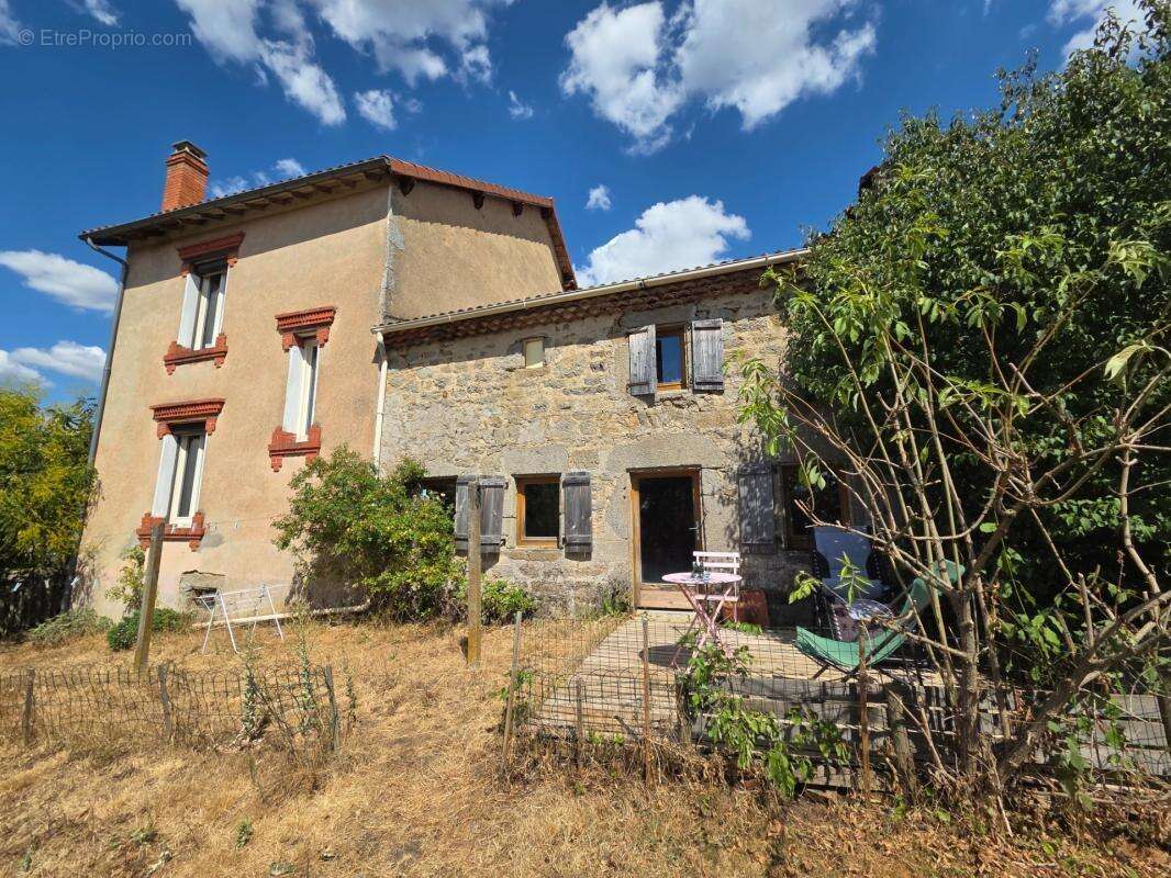 *** exclusivite *** grande maison avec terrasses, dependances et potager *** st dier d'auvergne 63520 *** - photo 2