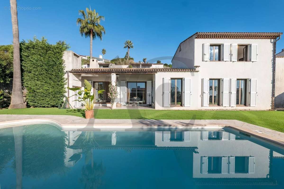 Maison à VILLENEUVE-LOUBET