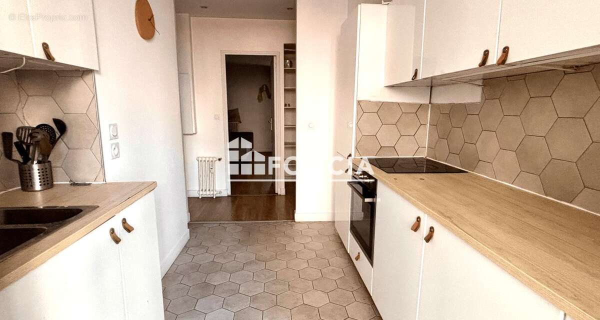 Appartement à MARSEILLE-1E