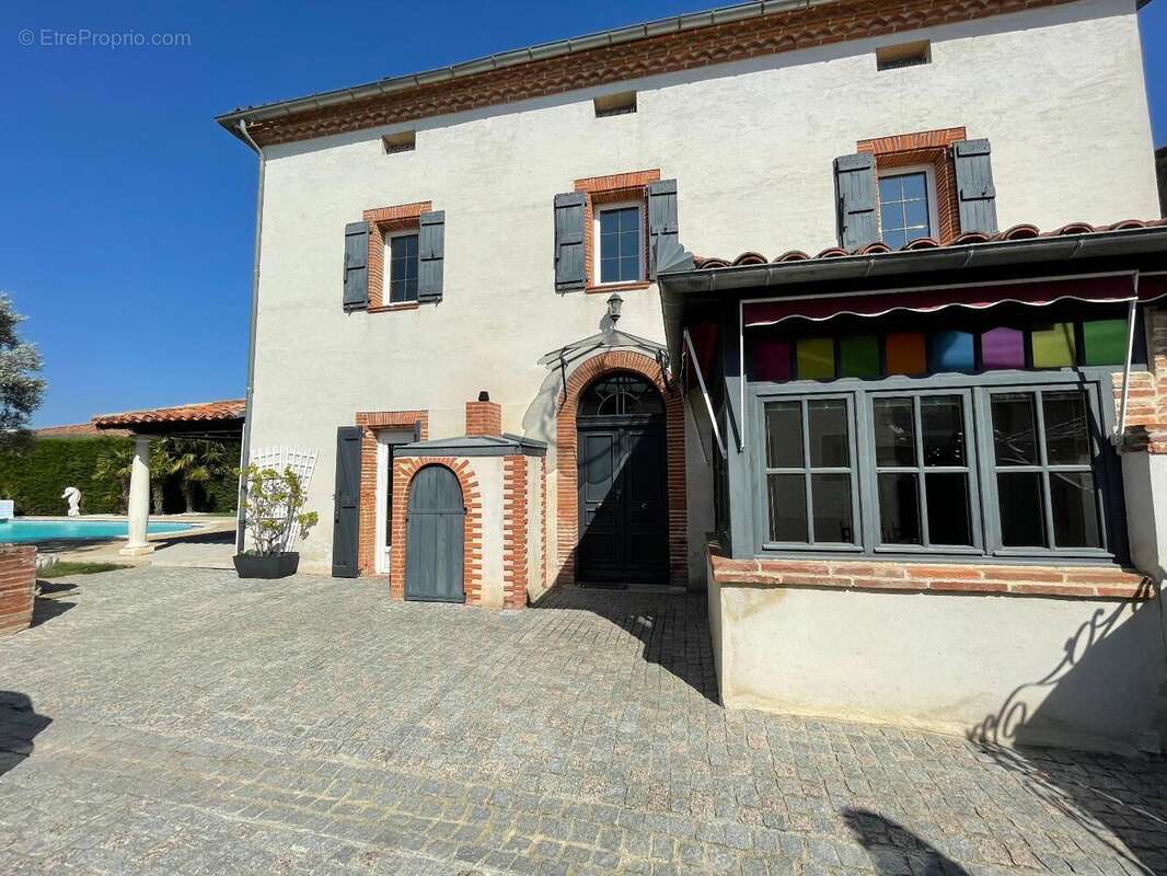   - Maison à SAINT-LEON