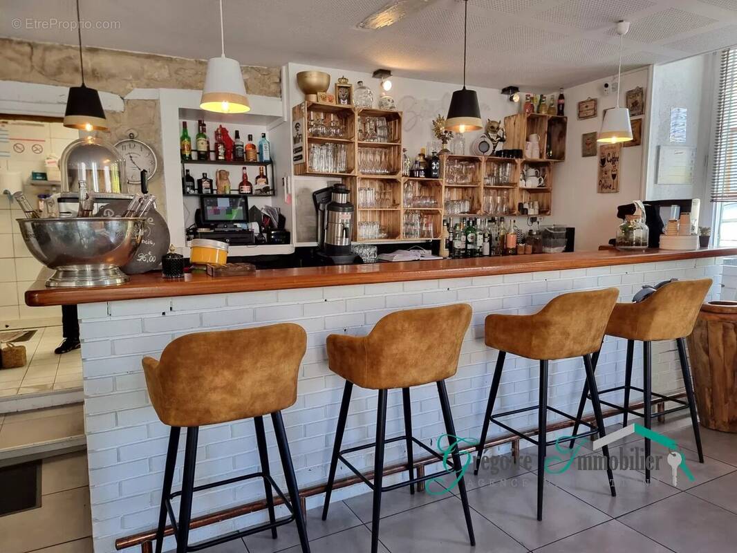 Commerce à MONTIGNY-SUR-LOING