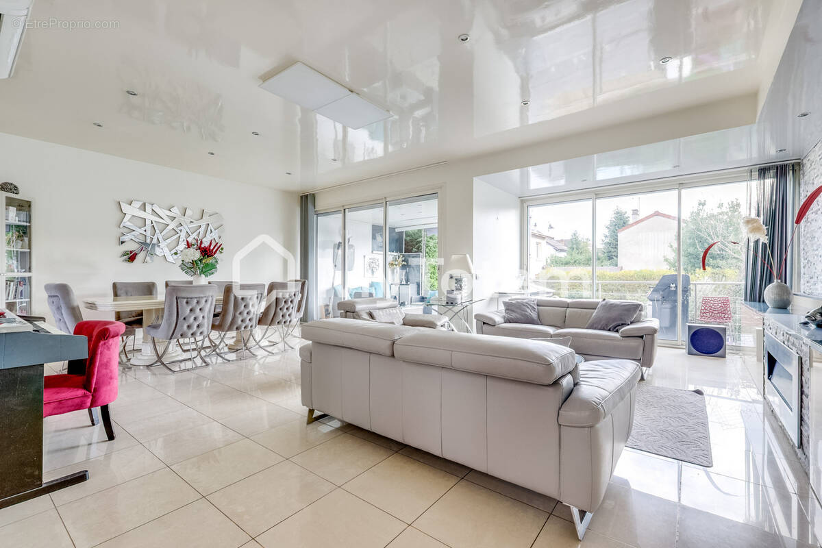 Maison à LES PAVILLONS-SOUS-BOIS