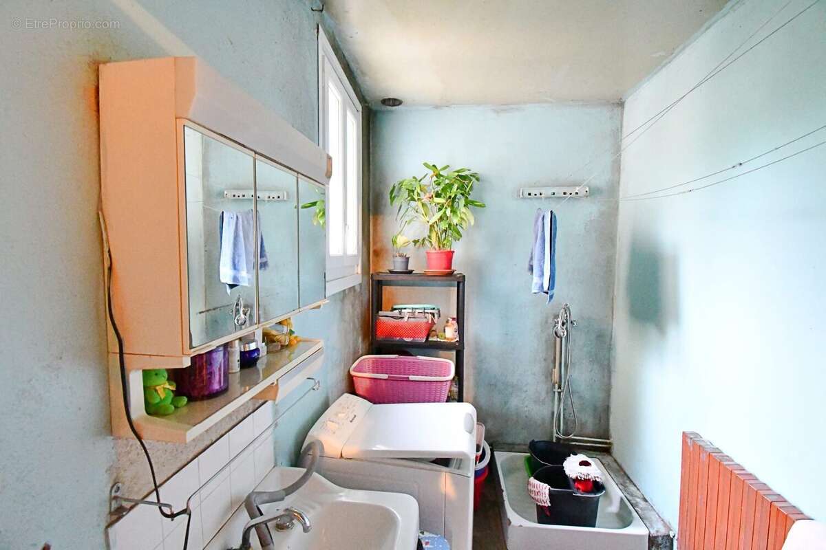 Maison à LA CELLE-EN-MORVAN