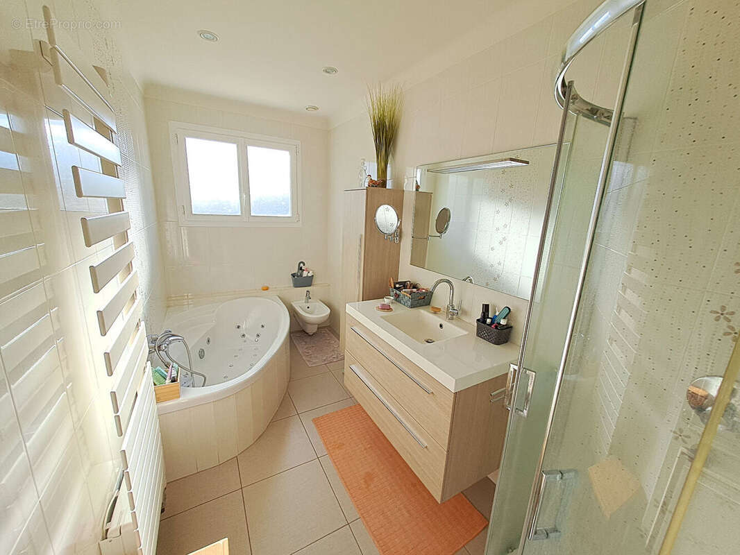 Maison à LE PERRIER