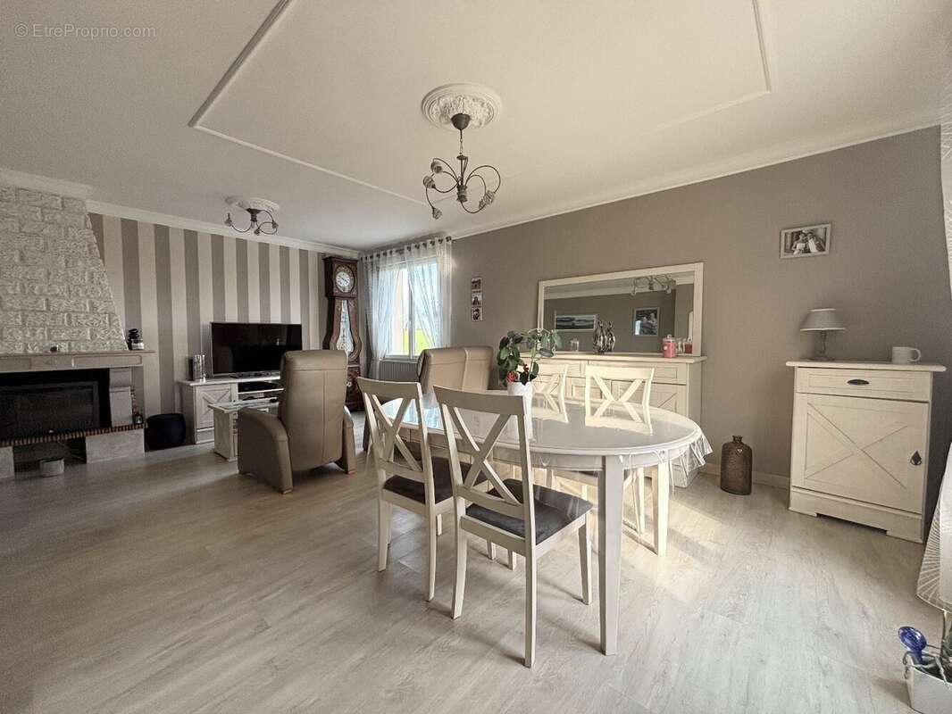 Maison à LA FORET-SUR-SEVRE