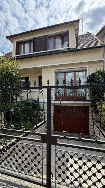 Maison à LE BLANC-MESNIL