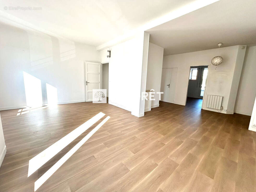 Appartement à MARSEILLE-2E