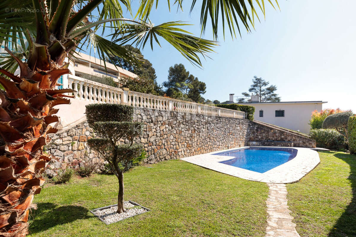 Appartement à LE CANNET
