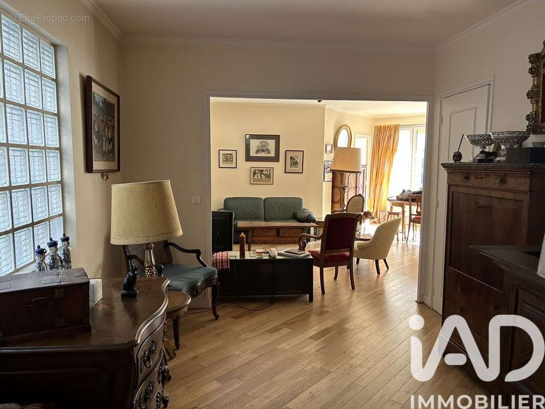 Photo 3 - Appartement à PARIS-16E