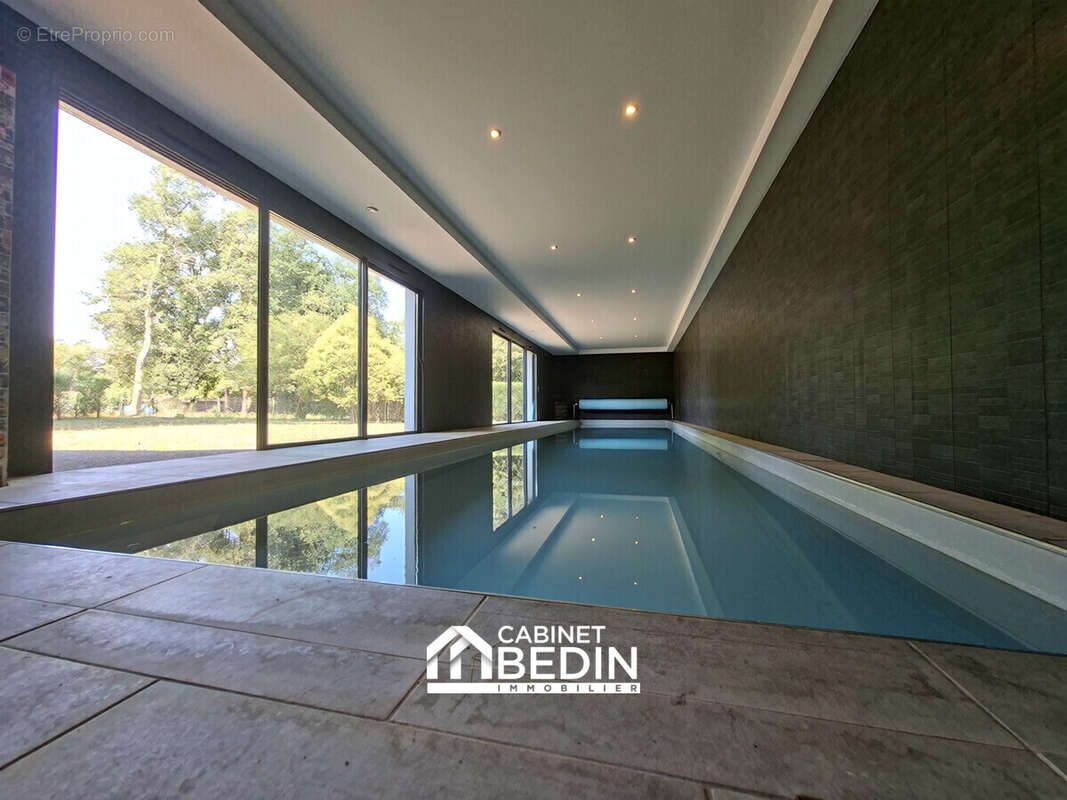 Maison 245 m² à Illats  - photo 2