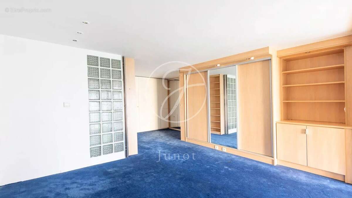 Appartement à PARIS-19E