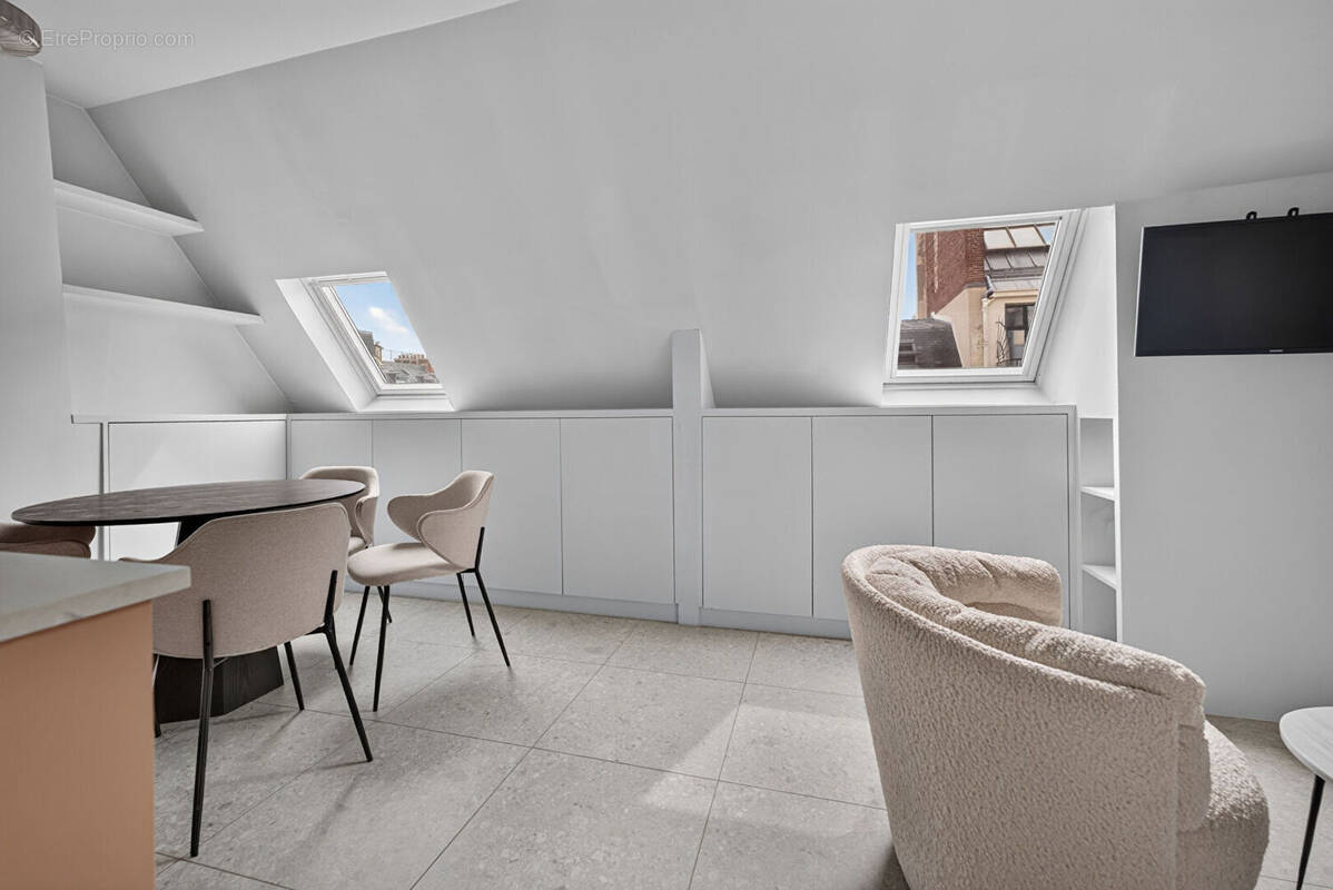Appartement à PARIS-10E