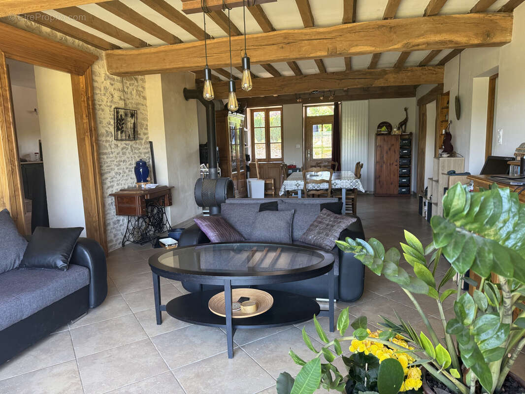 Maison à CURTIL-SOUS-BURNAND