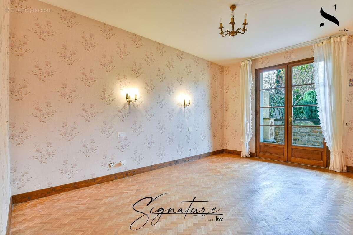 Maison à SAINT-YRIEIX-LA-PERCHE