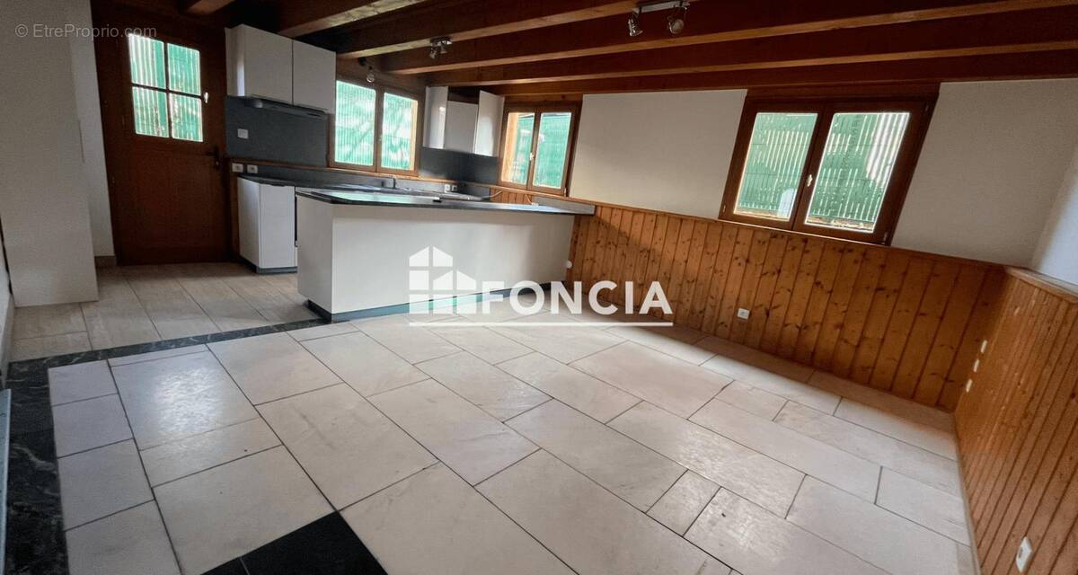 Maison à SAINT-JULIEN-EN-GENEVOIS