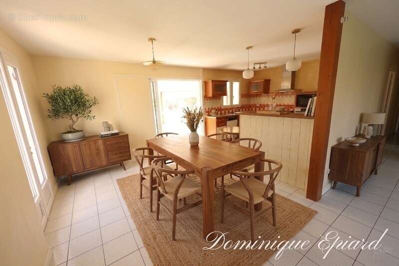 Maison à NOUAILLE-MAUPERTUIS