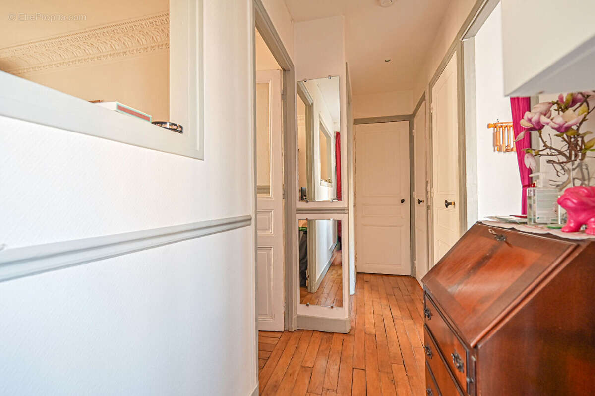 Appartement à PARIS-18E