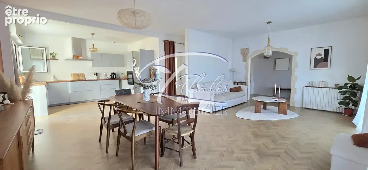 Maison 8 pièces 175 m² à vendre à La Lande-De-Fronsac (33240) - photo 3