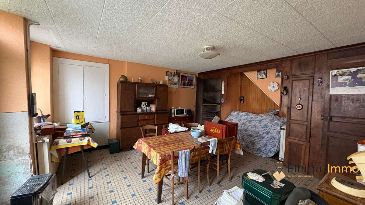 Maison à COUR-L'EVEQUE