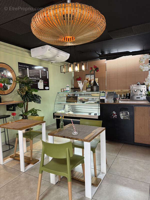 Photo 2 - Commerce à SAINT-LEU