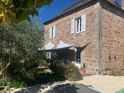 Maison à VARS-SUR-ROSEIX