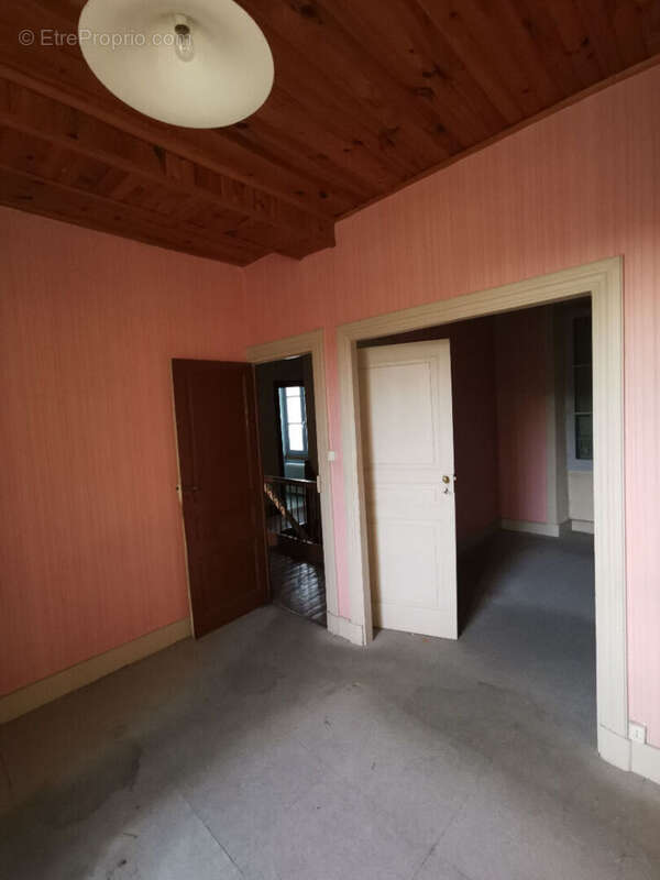 Appartement à CREMIEU