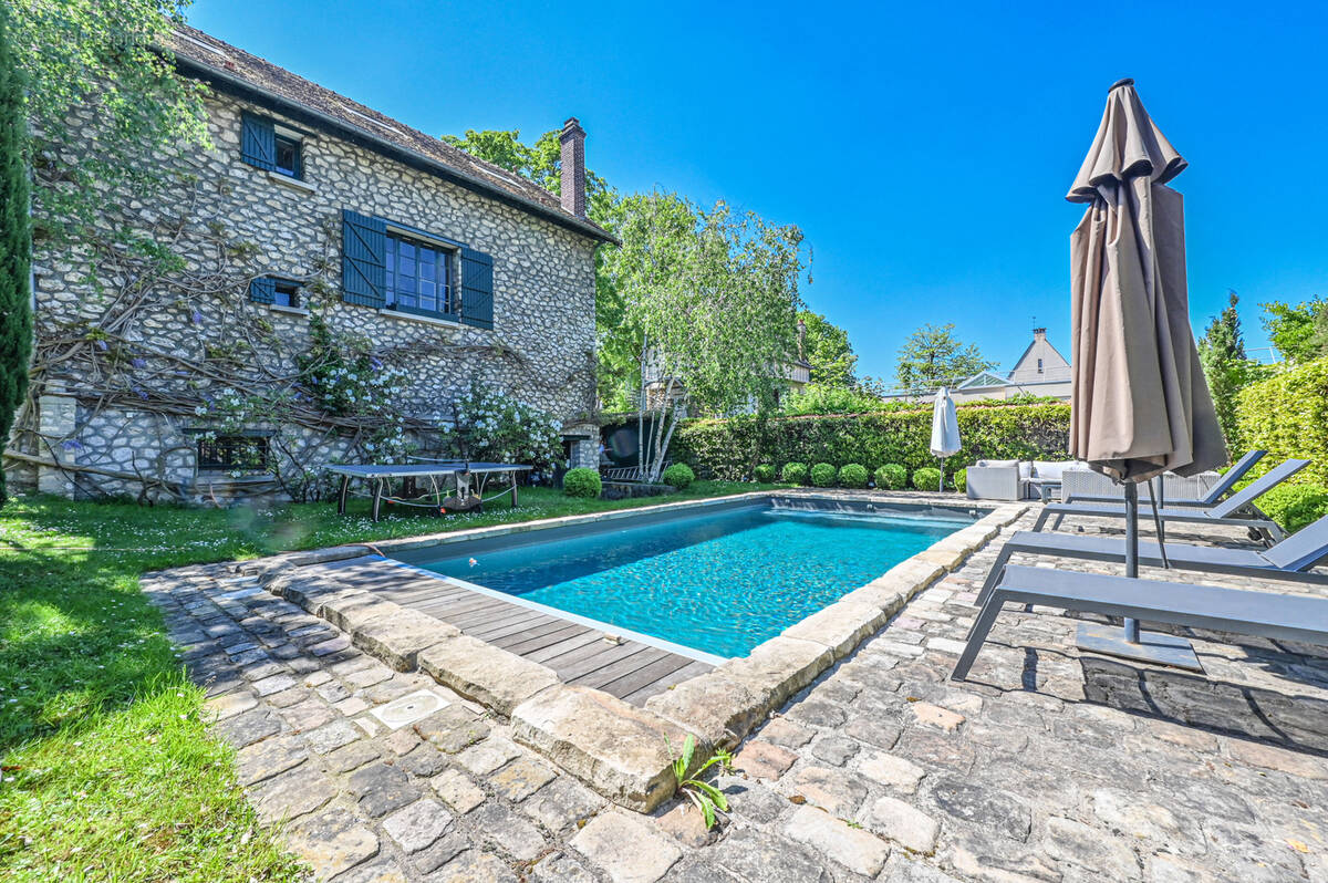 Maison à SAINT-MAUR-DES-FOSSES