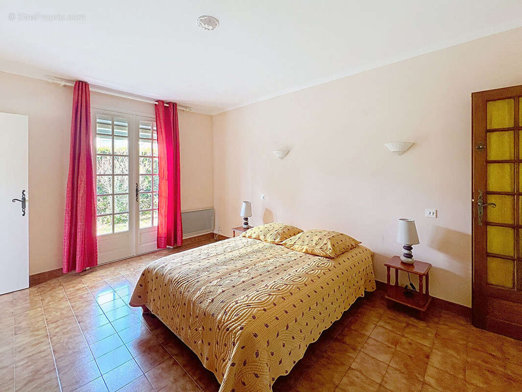 Maison à GREOUX-LES-BAINS