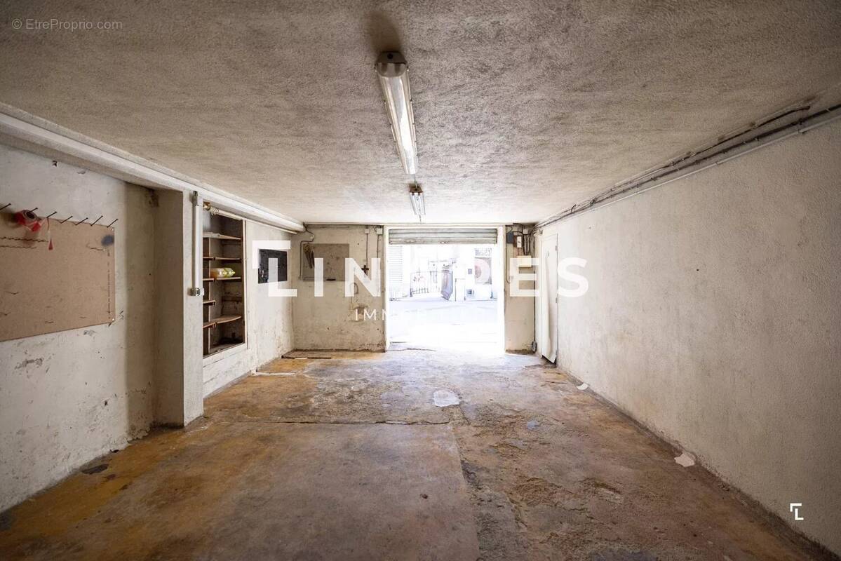 Parking à MARSEILLE-4E