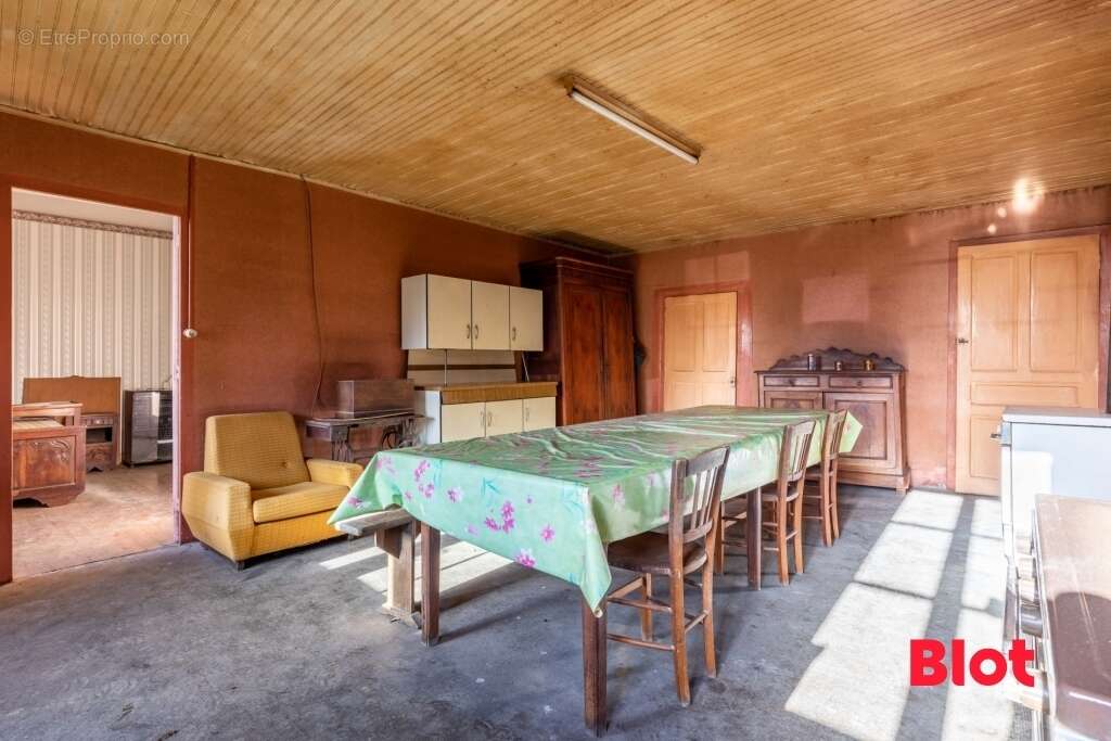 Maison à MONTFORT-SUR-MEU