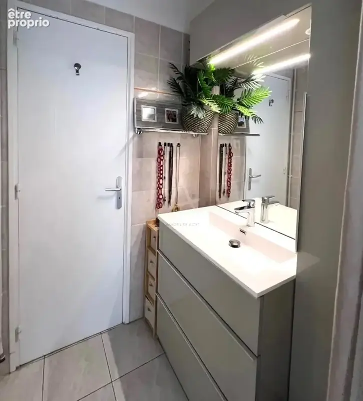 Bel appartement T2 vue mer exceptionnelle - Le Lavandou (83) - photo 9