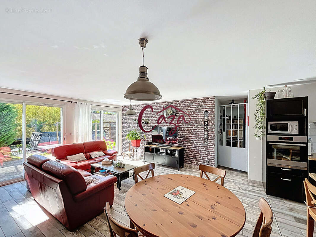 Maison à CAMBLANES-ET-MEYNAC