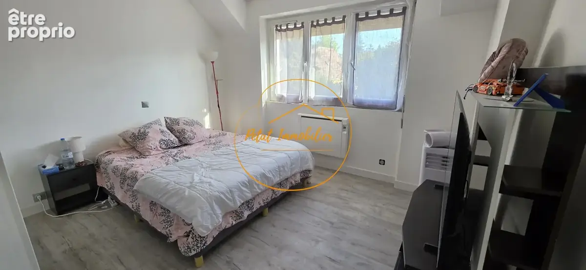 Maison avec jardin, abri de jardin et garage - photo 4