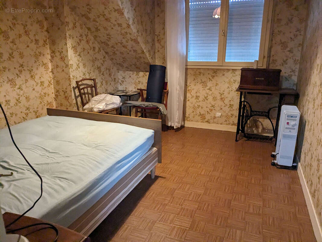 Maison à SAINT-LAURENT-SUR-OUST