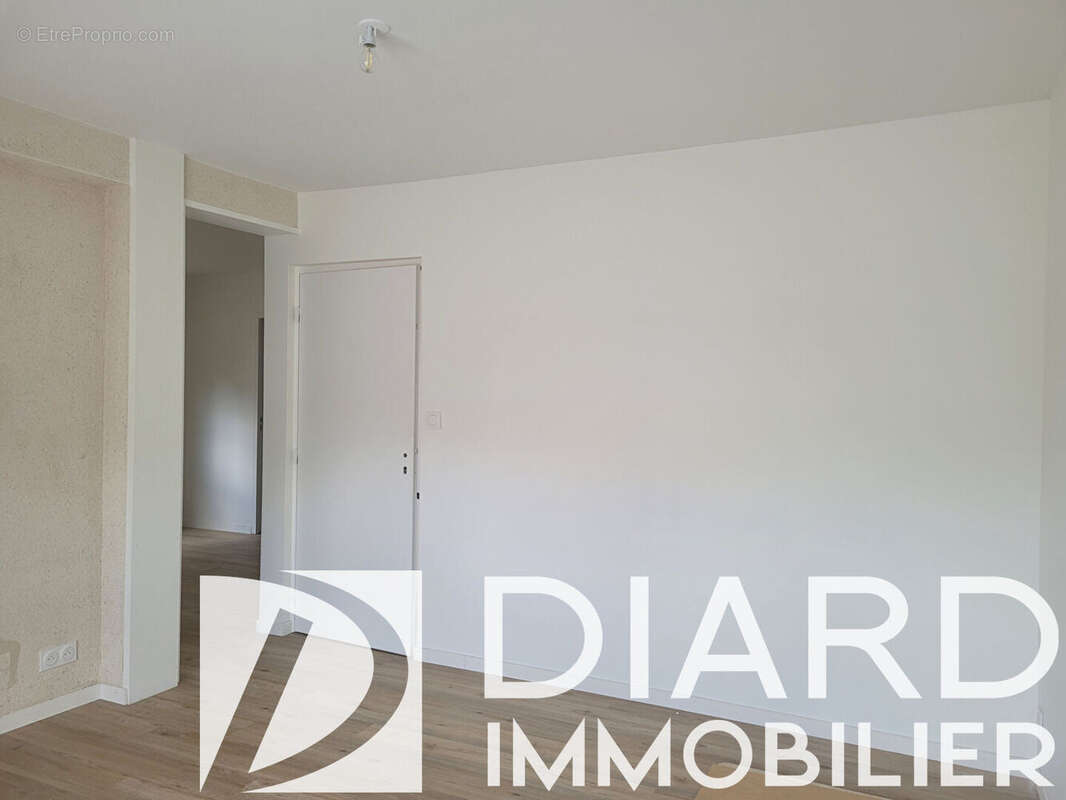 Appartement à DOMAGNE