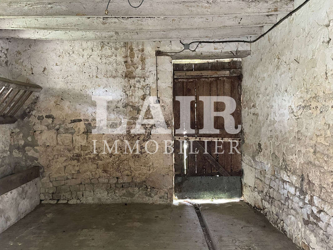 Maison à SAINT-JOUIN-DE-BLAVOU