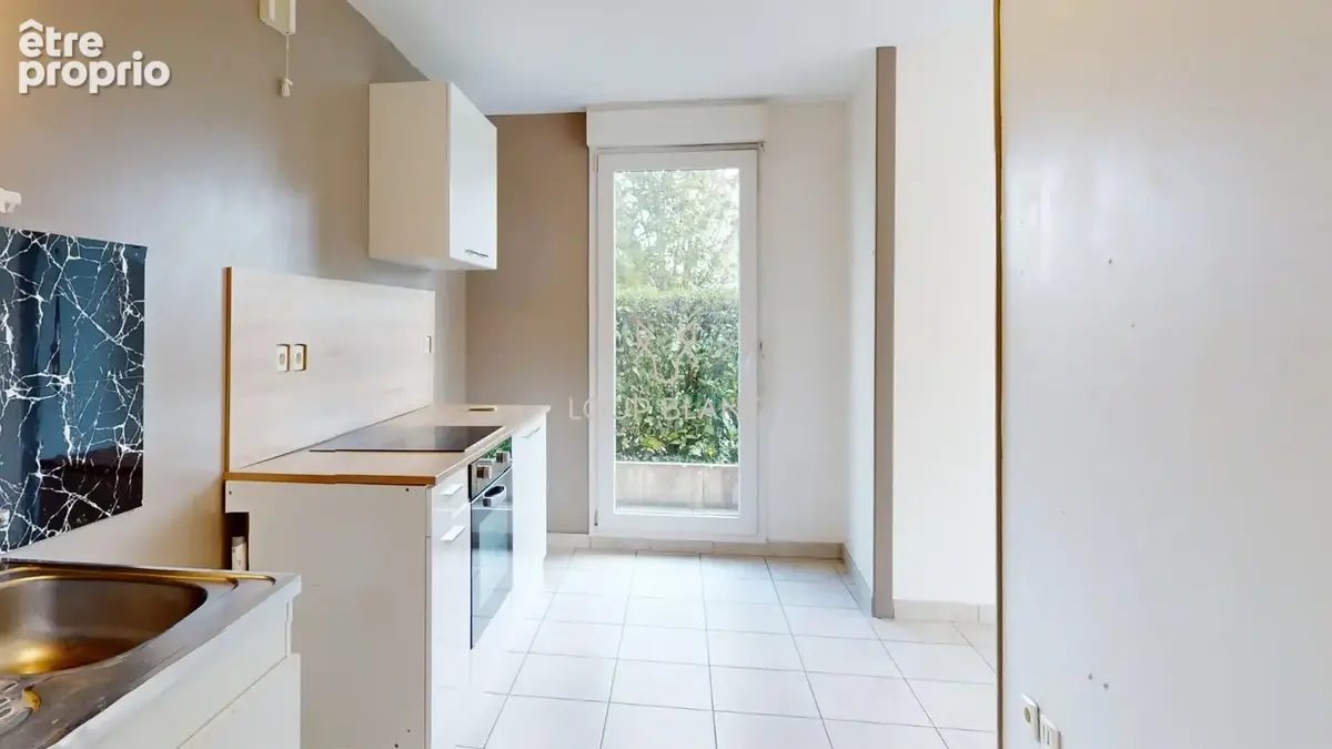 Appartement avec terrasse - Sainte-Suzanne - photo 3