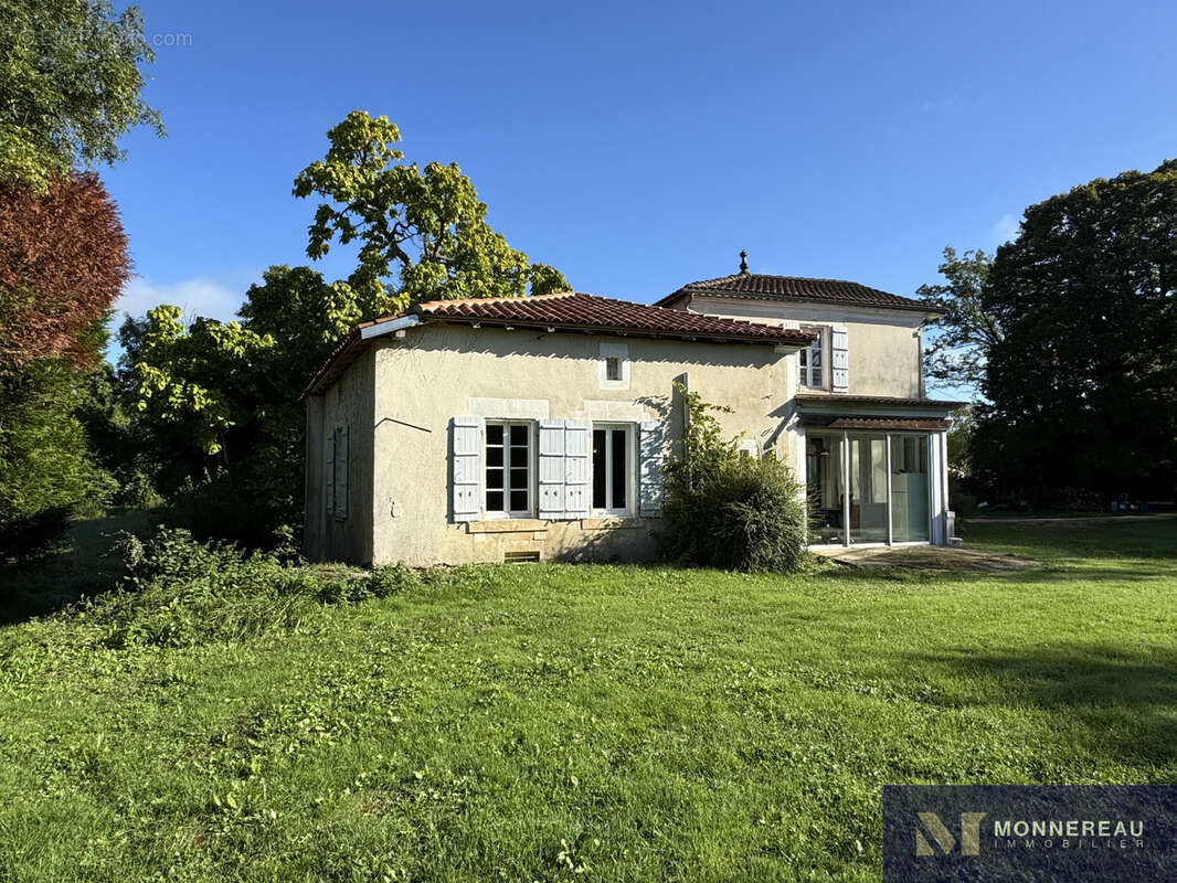 Maison à REIGNAC