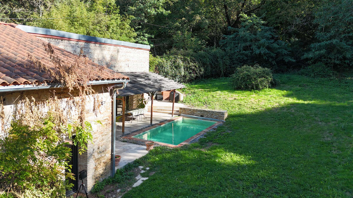 Maison à MONTAIGUT-SUR-SAVE