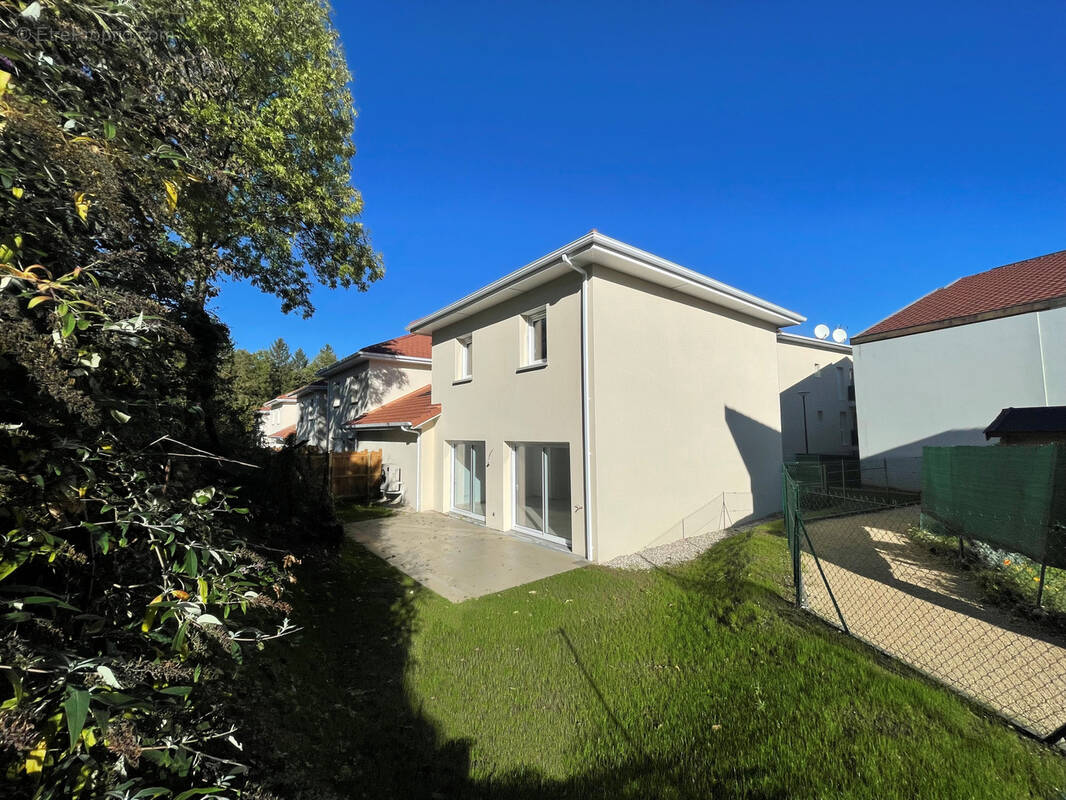 Maison à SEREZIN-DE-LA-TOUR