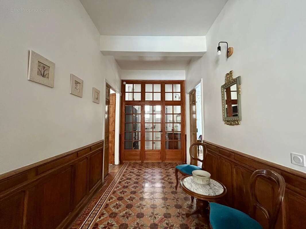 Maison à MONTOULIERS