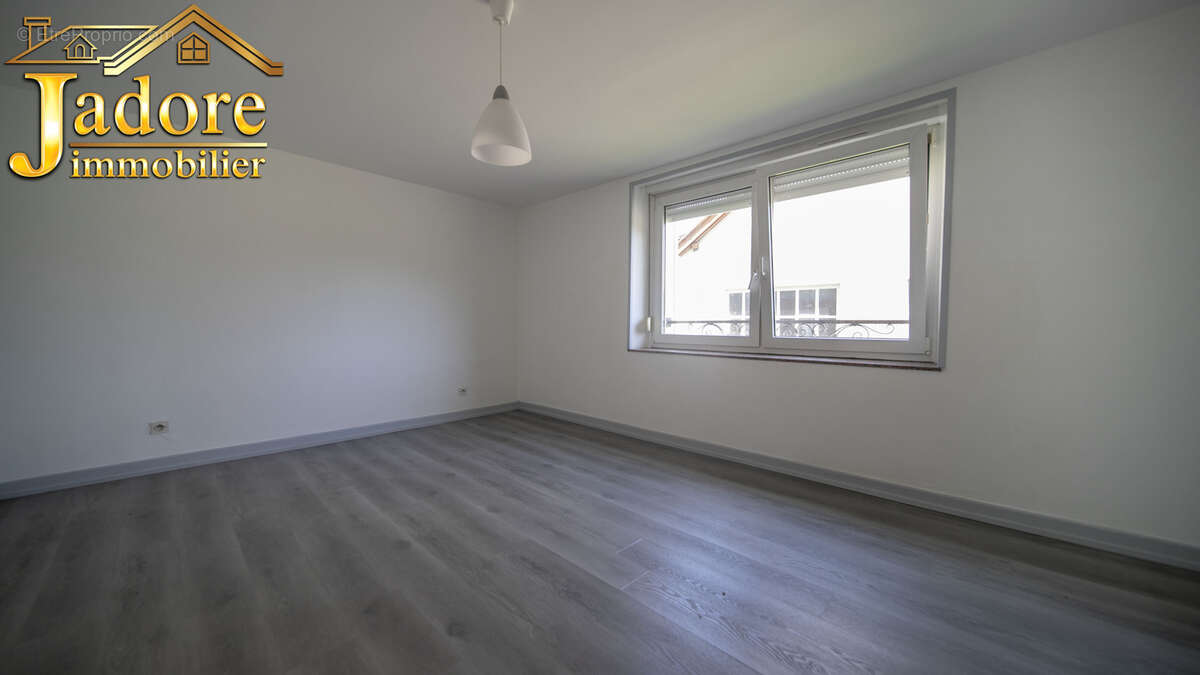 Immeuble + garages cadre nature !! - photo 17