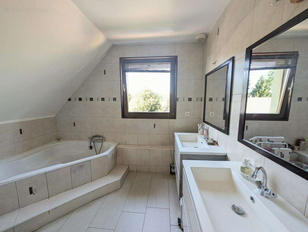Maison familiale de 108,3 m2 - HINDLINGEN - quartier calme - photo 5