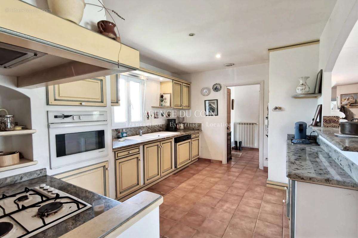 Maison à LE MUY