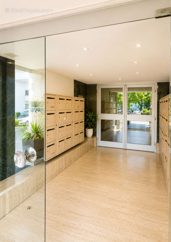 Appartement spacieux de 84 m2 balcons-vérandas en étage élevé - photo 4